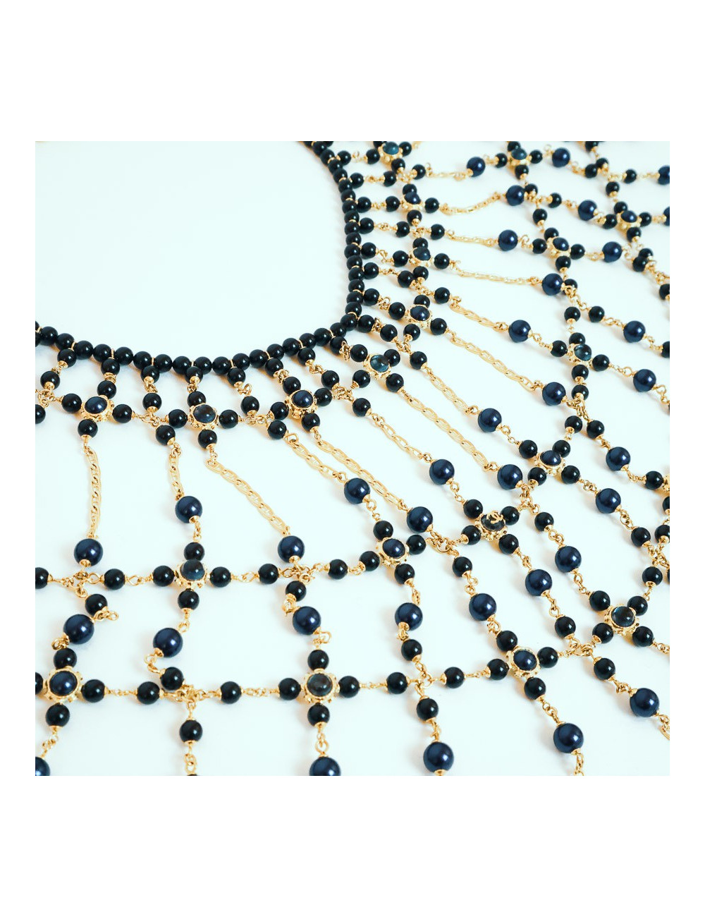 Plastron CHANEL couture perles bleues et noires