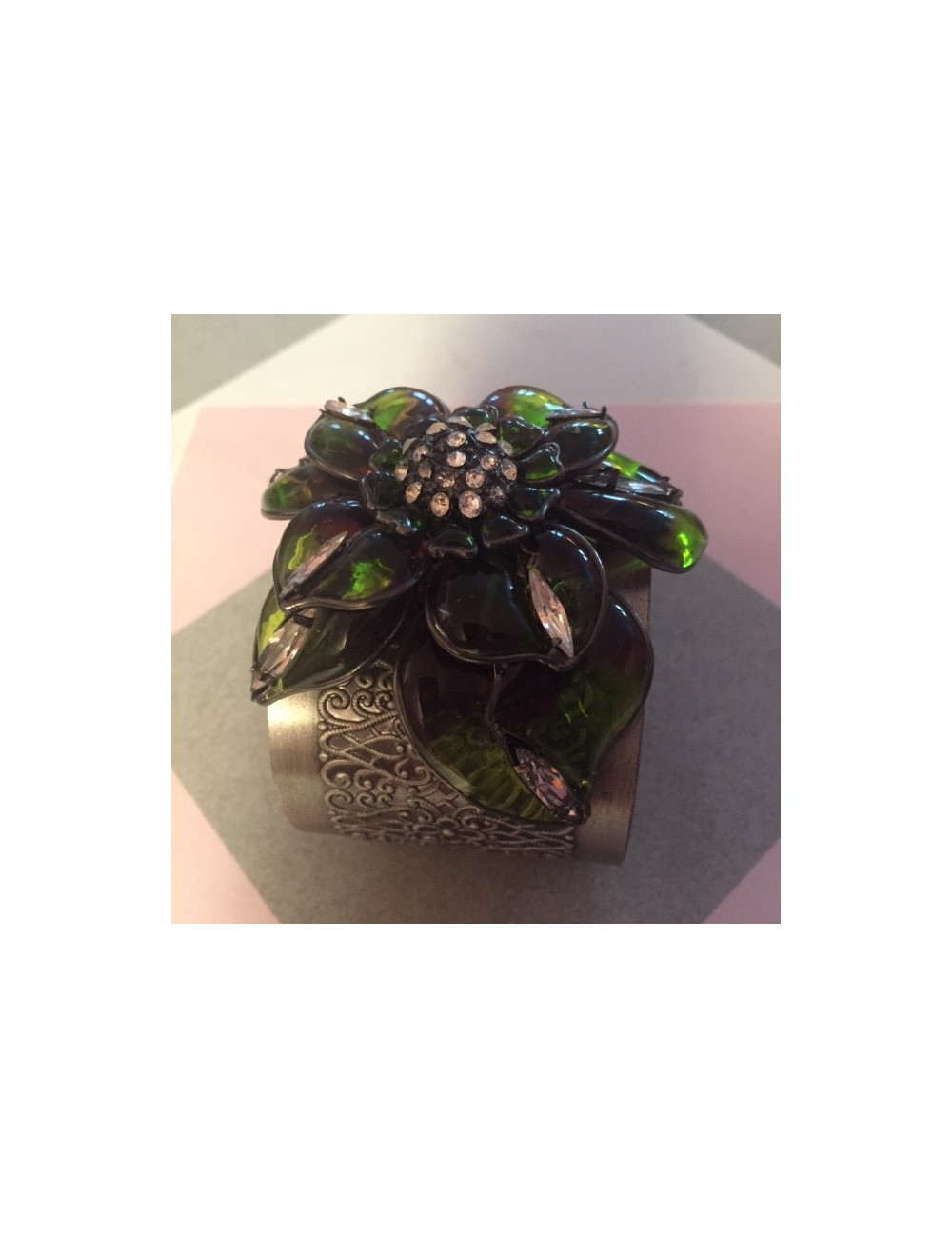 MARGUERITE DE VALOIS flower cuff