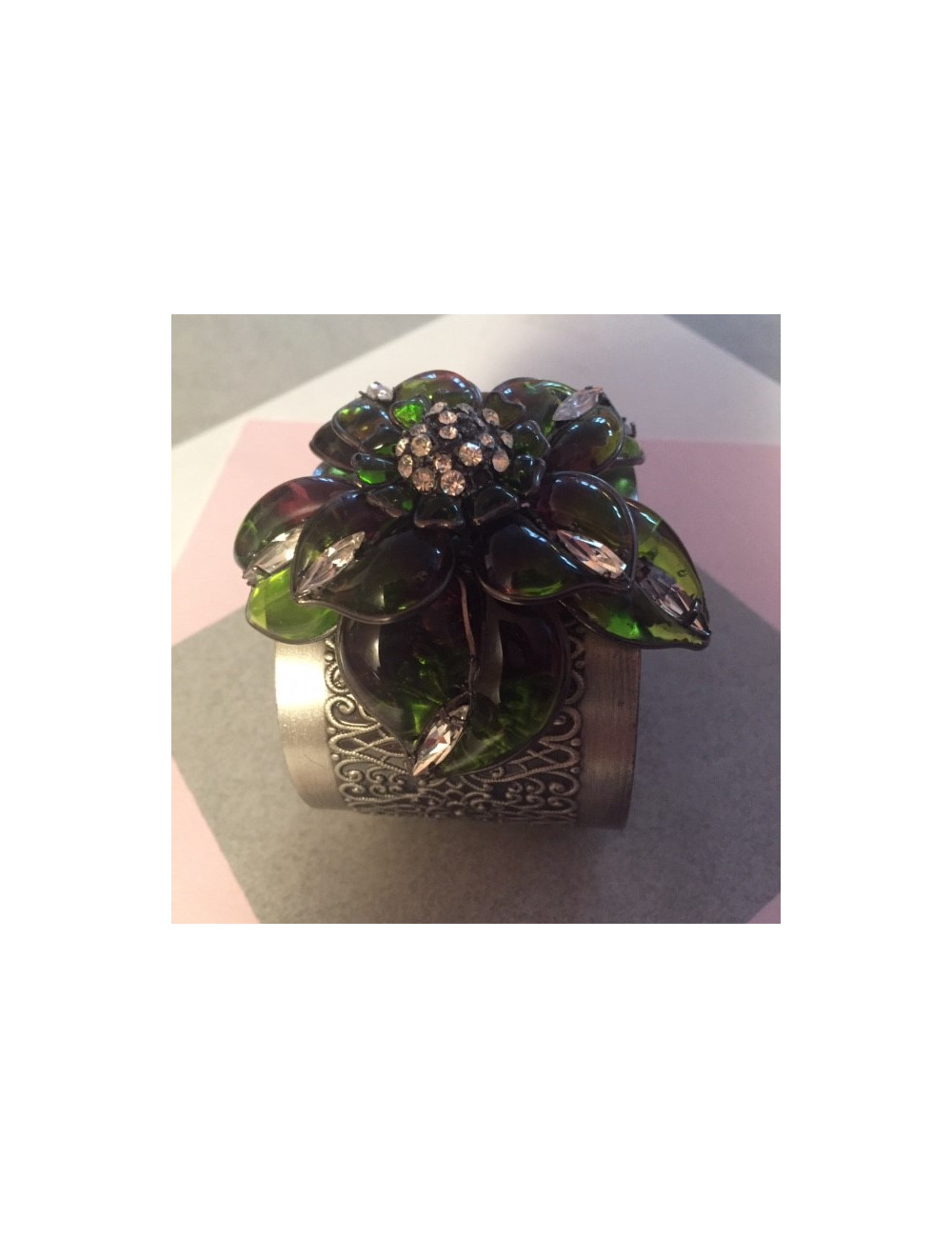 MARGUERITE DE VALOIS flower cuff