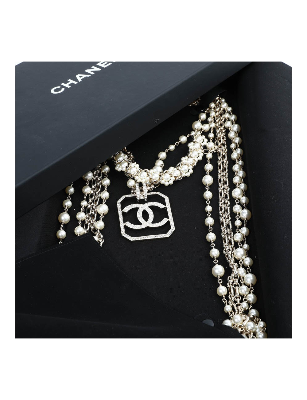 CHANEL Sautoir 5 rangs pendentif
