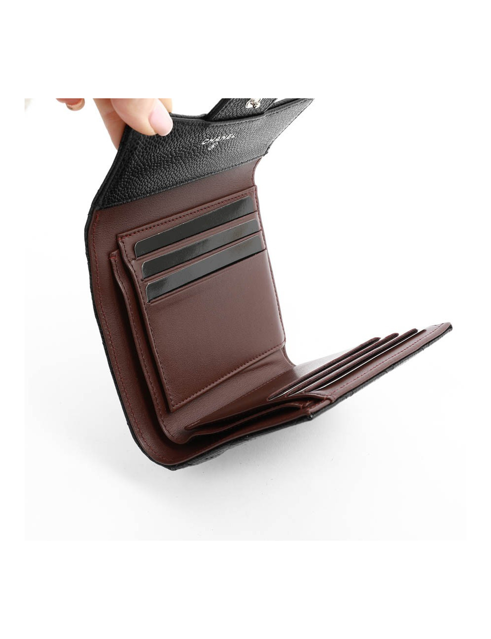 Petit portefeuille CHANEL cuir grainé noir