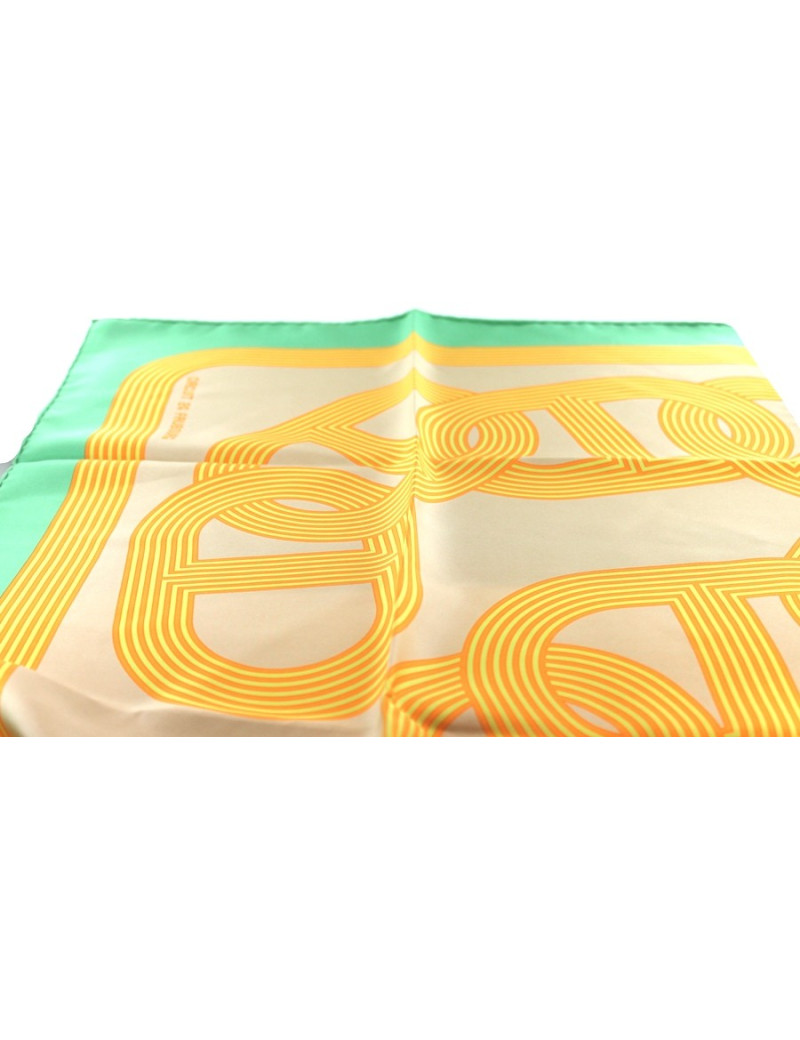 Foulard HERMES en soie "Circuit 24 Faubourg"