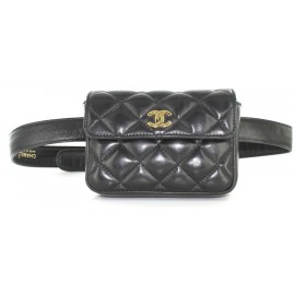 CHANEL black quilted leather and gold metal belt-pouch