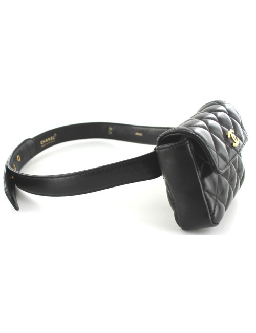 Ceinture-pochette CHANEL en cuir matelassé noir et métal doré