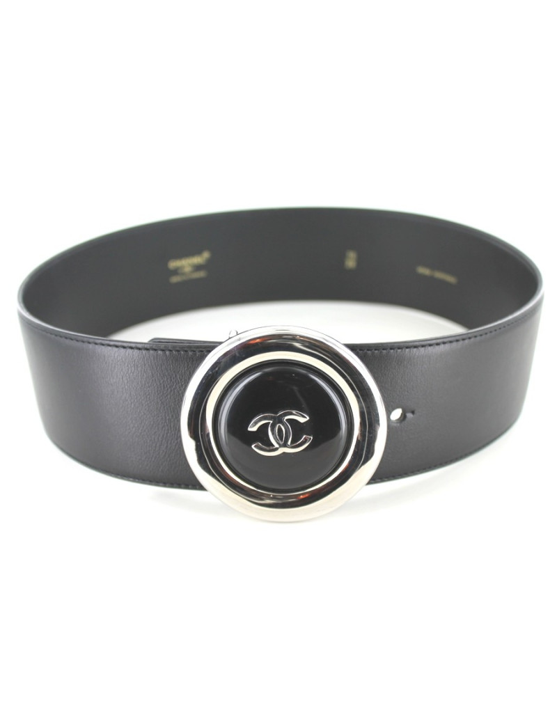 Ceinture CHANEL en cuir noir et boucle ronde CC argent