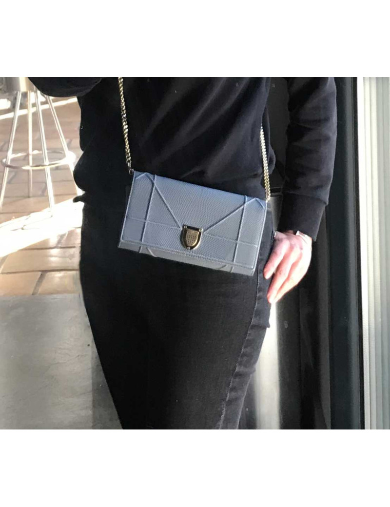Sac Portefeuille croisière DIORAMA DIOR cuir façon lezard bleu jean's