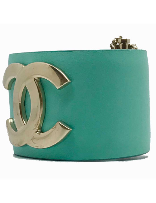 Manchette CHANEL cuir lisse vert clair