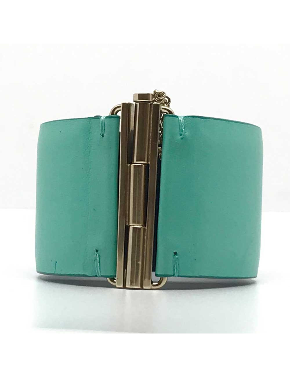 Manchette CHANEL cuir lisse vert clair