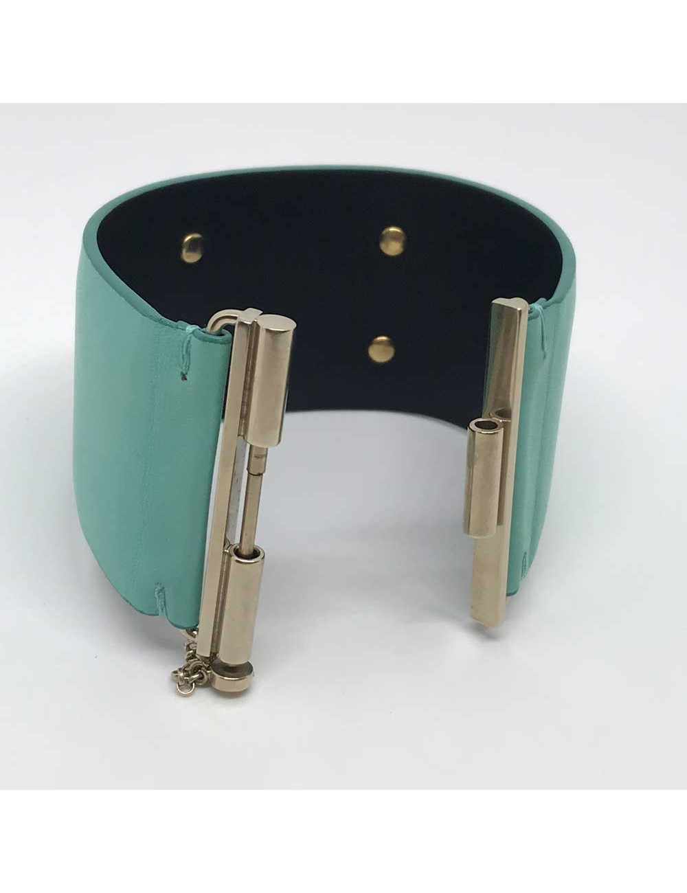 Manchette CHANEL cuir lisse vert clair