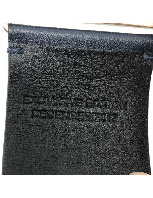 Manchette CHANEL cuir lisse bleu nuit