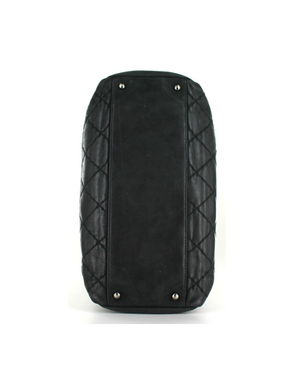 Sac CHANEL en cuir matelassé noir vieilli