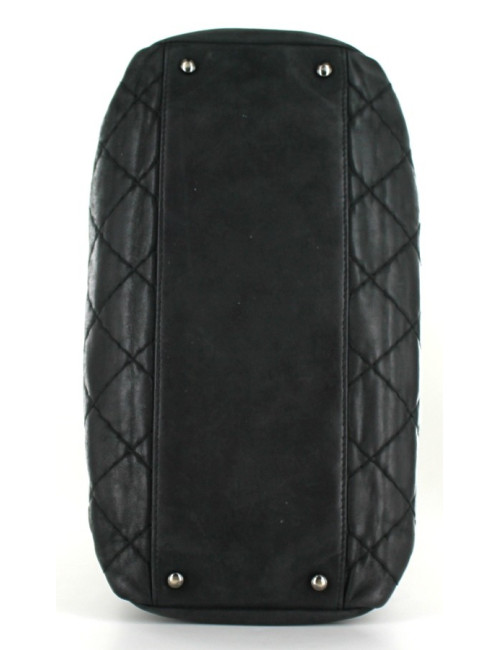 Sac CHANEL en cuir matelassé noir vieilli
