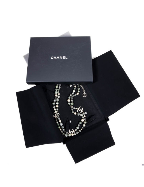 Sautoir CHANEL serti de perles en pierre 
