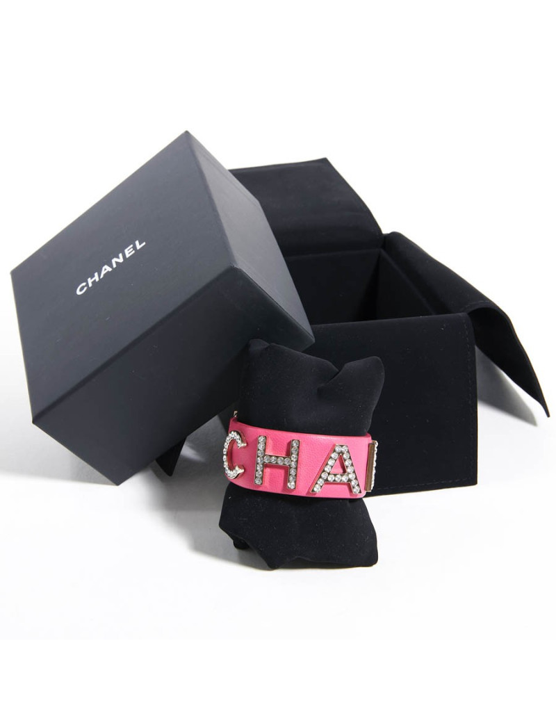 Bracelet CHANEL cuir rose et strass