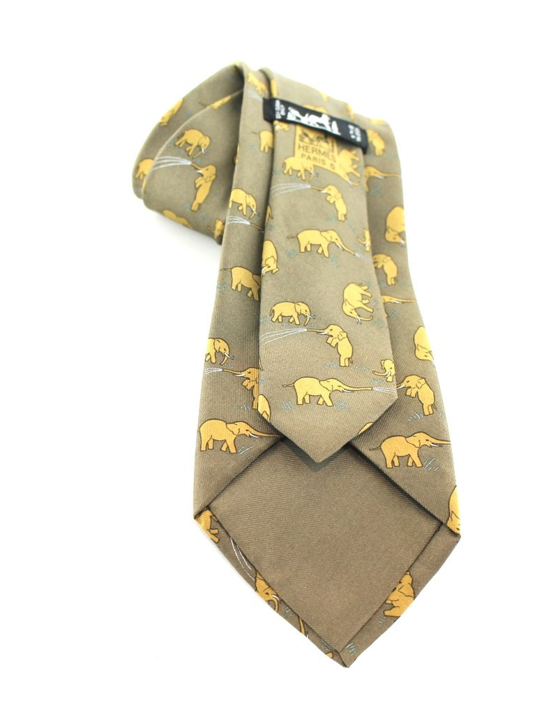 Cravate HERMES en soie kaki et éléphants