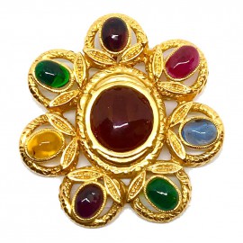 Chanel couture brooch with glass paste