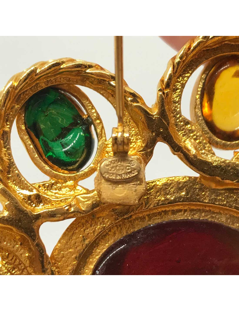 Chanel couture brooch with glass paste