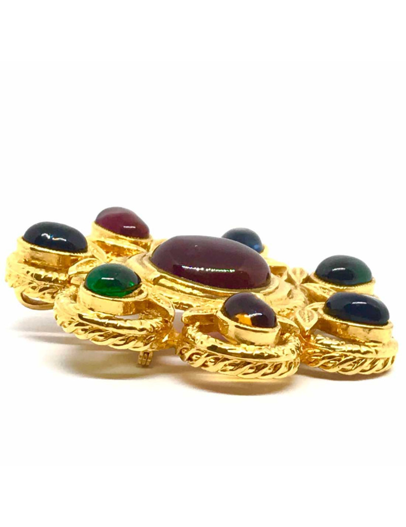 Chanel couture brooch with glass paste