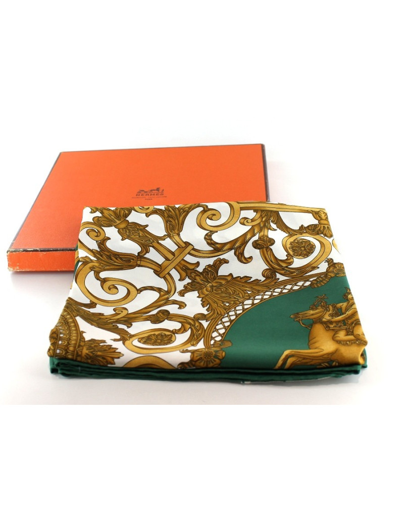 Foulard HERMES en soie Les Tuileries