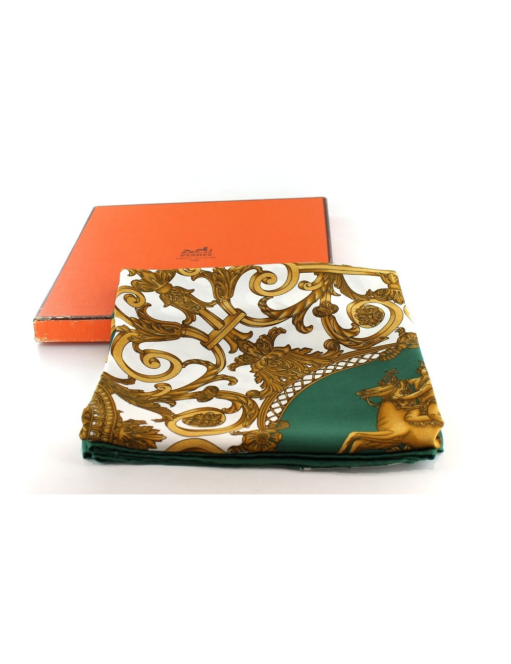 Foulard HERMES en soie Les Tuileries