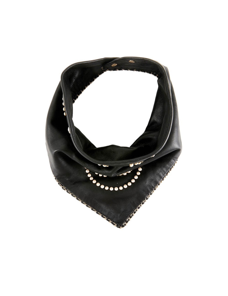 Bandana CHANEL cuir d'agneau clouté noir
