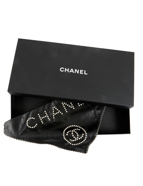 Bandana CHANEL cuir d'agneau clouté noir