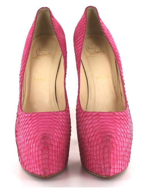 Escarpins CHRISTIAN LOUBOUTIN dafodile en python rose T 40