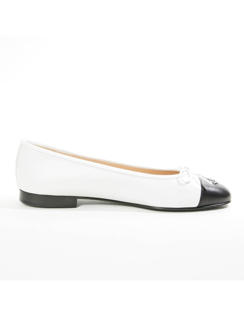Ballerines CHANEL T40 cuir bicolore blanc et noir