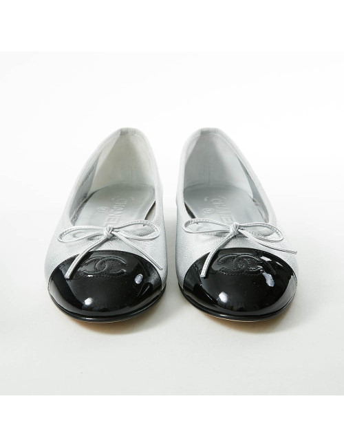Ballerines T38.5 CHANEL Bicolores argent noir
