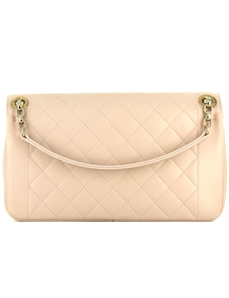 Sac CHANEL en cuir rose poudré fermoir rétro doré