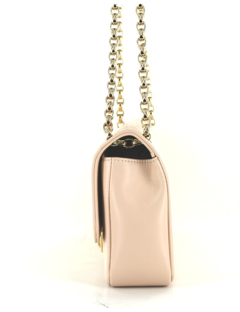 Sac CHANEL en cuir rose poudré fermoir rétro doré