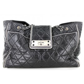 Large tote CHANEL black quilted leather and beige edgings