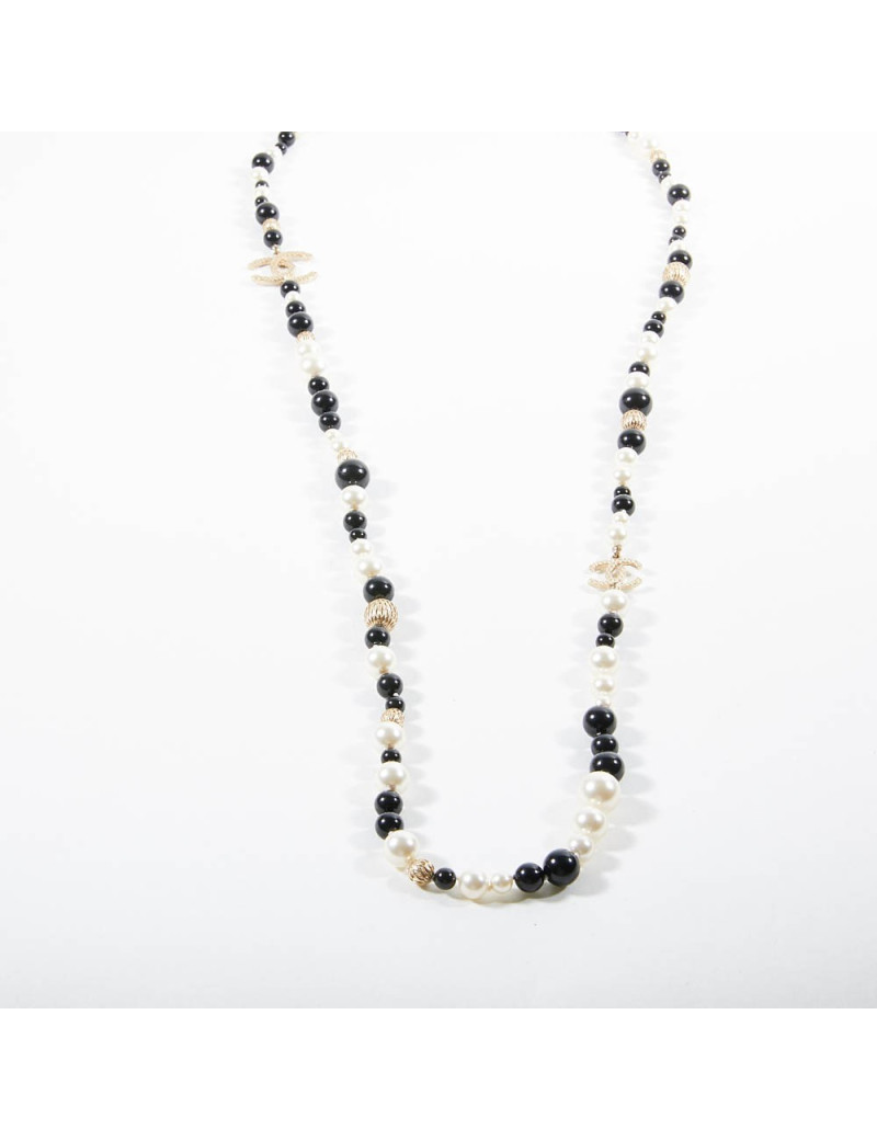 Sautoir CHANEL perles nacrées perles noires