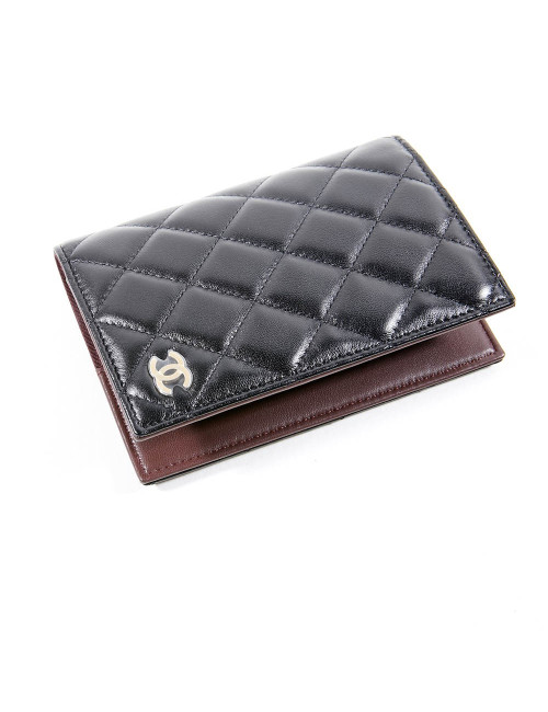Protège passeport CHANEL cuir matelassé noir