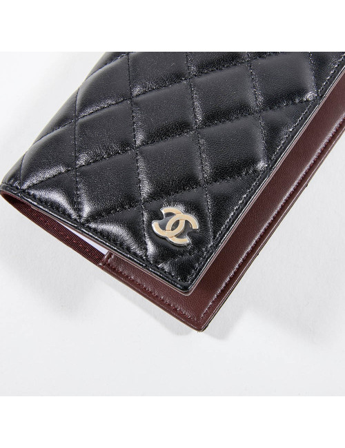 Protège passeport CHANEL cuir matelassé noir