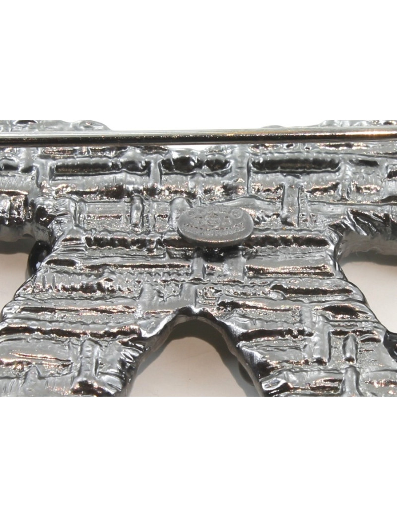 Broche CHANEL métal argenté avec strass et perles noires