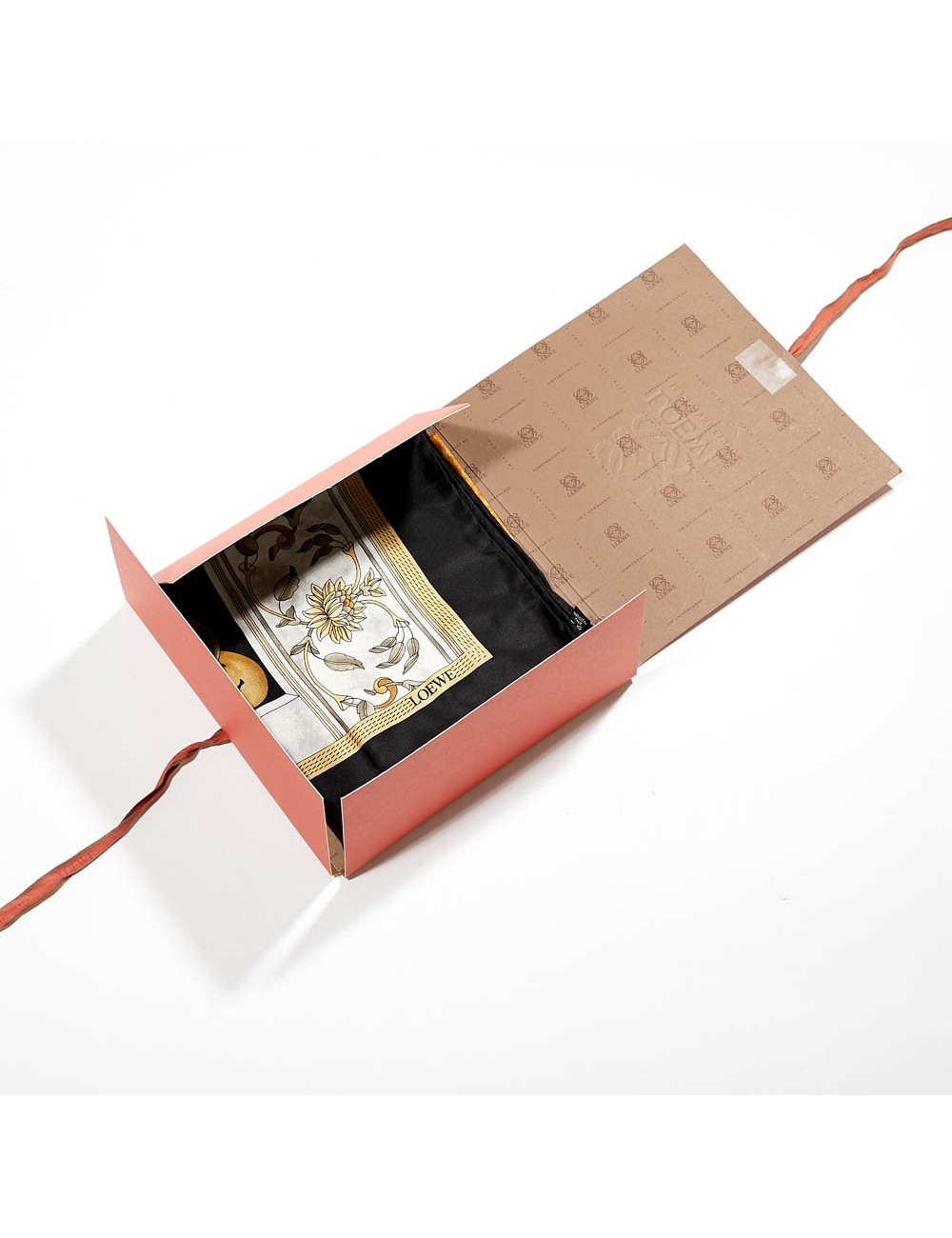 Carré LOEWE 150e Anniversaire