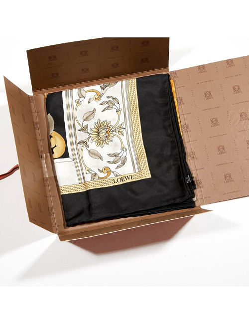 Carré LOEWE 150e Anniversaire