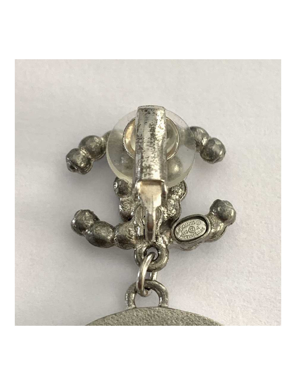 CHANEL clips ronds pendants CC