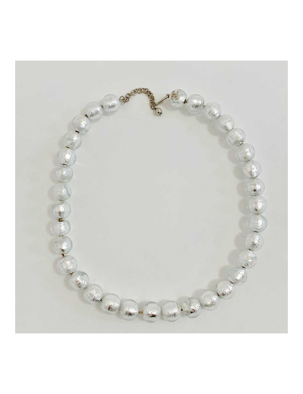 Collier CHANEL verre inclusion feuille d'argent