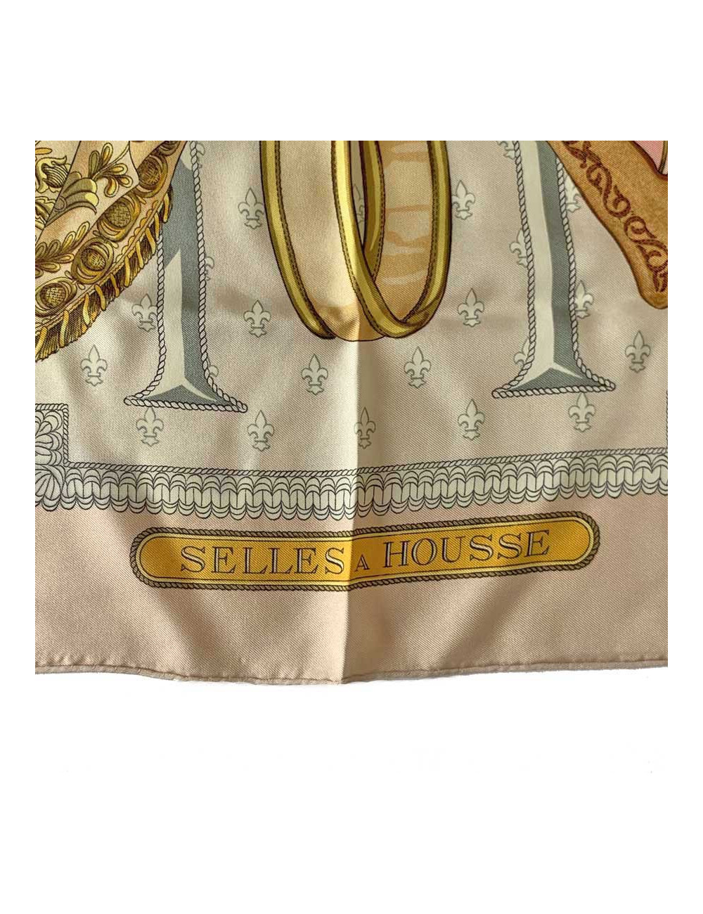 Carré HERMES  Selles à housse soie 100%