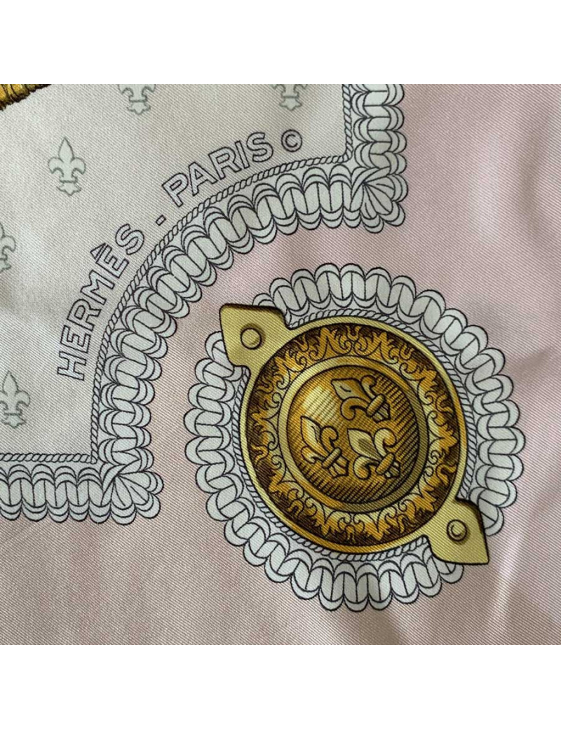 Carré HERMES  Selles à housse soie 100%