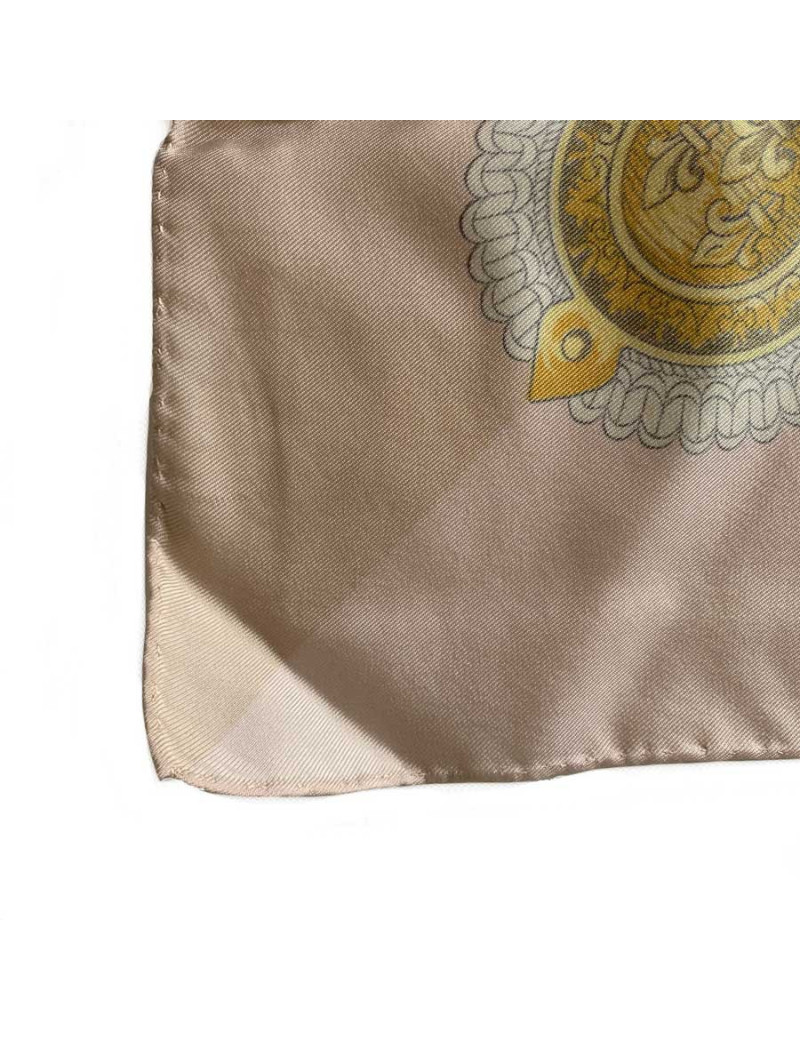 Carré HERMES  Selles à housse soie 100%