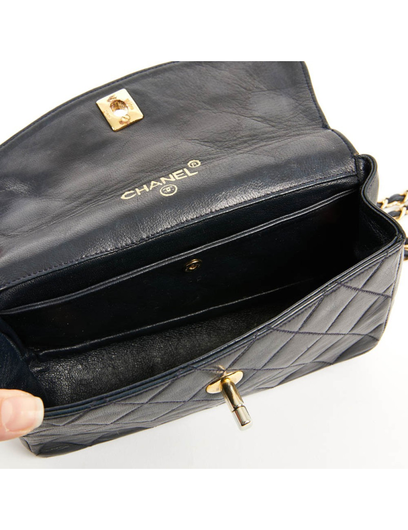 Petit sac vintage CHANEL cuir lisse bleu marine