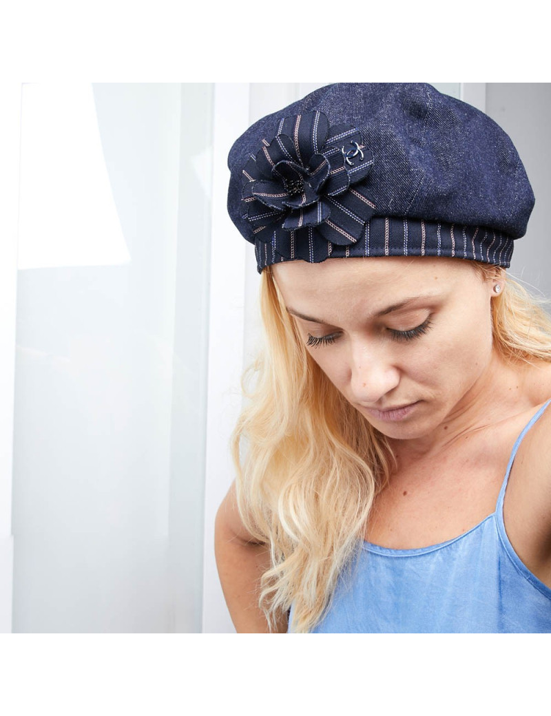 Béret CHANEL T 57 denim et camélia rayé