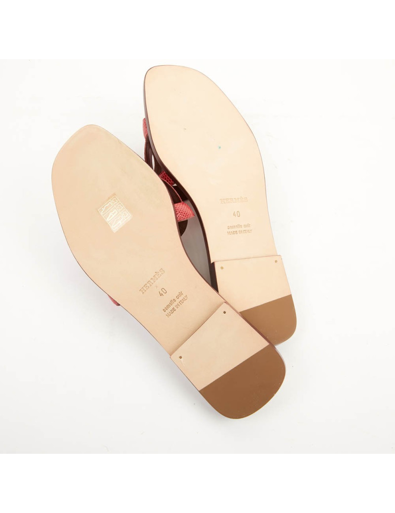 Sandales Omaha HERMES lézard brillant CARMIN