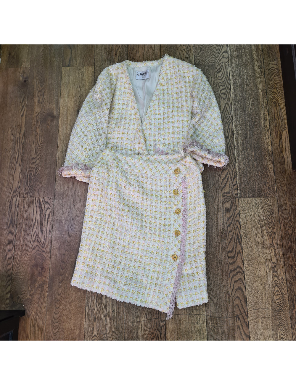 a nettoyer Tailleur CHANEL Veste et jupe