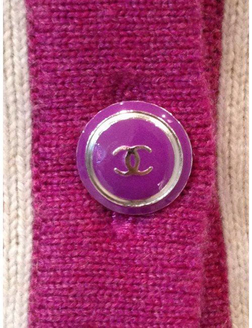 Gilet CHANEL en maille de cachemire blanc cassé T36