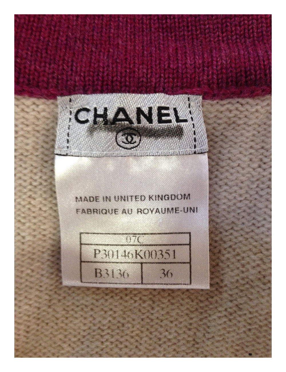 Gilet CHANEL en maille de cachemire blanc cassé T36