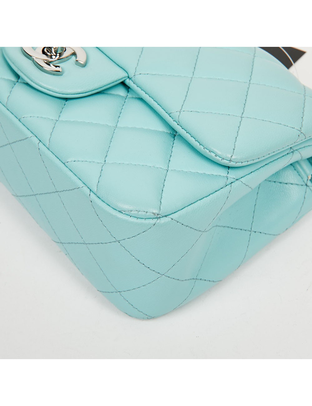 Timeless CHANEL cuir lisse turquoise